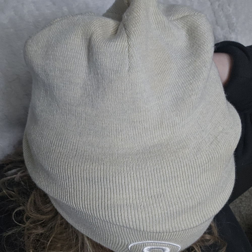 lululemon athletica Cream Knit Beanie - Picture 12 of 12